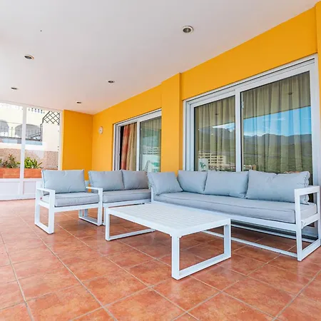 With Private Pool And Magnificent Views ヴィラ アデヘ