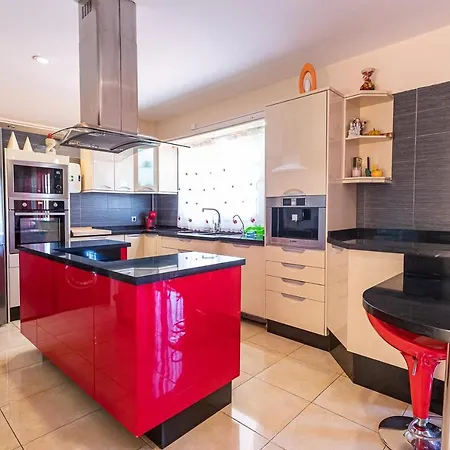 Vila With Private Pool And Magnificent Views